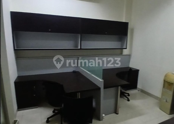  Disewakan  Ruko,4,5 Lantai, Luas 300m2  Kondisi Furnished, di Rukan Permata Senayan 