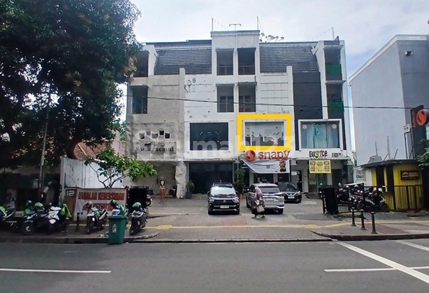 Disewakan Ruko Per Lantai , Tesedia Lantai 2, Luas 82M2 di Jl. Bulungan, Blok M, Kebayoran Baru