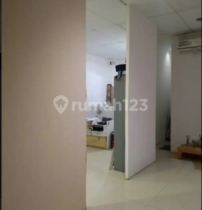 For Sale 3.5-Story Row House in Angsana Park Complex, East Rawajati 2