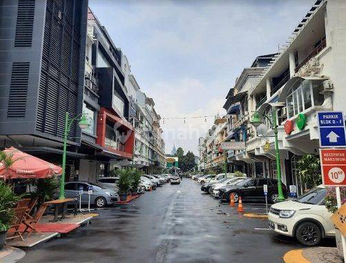 Disewakan Ruko 4,5 Lantai, Luas 337m2 di Patal Senayan