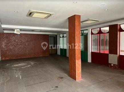 Disewakan Ruang Usaha , Luas 238m2 di Panglima Polim  3