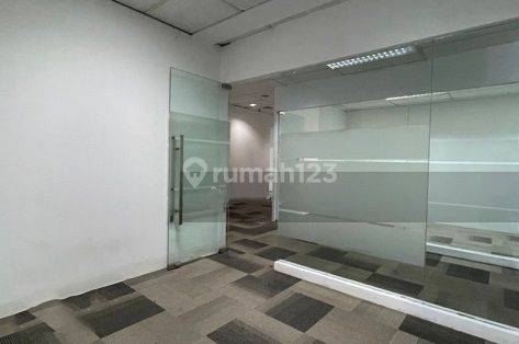 Disewakan Office Space, Luas 360m2 di Wisma Prima, Kapten Tendean 2