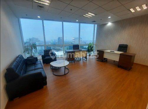 Disewakan Kantor Fully Furnished, Luas 240m2 di Manhattan Square, Tb Simatupang  2