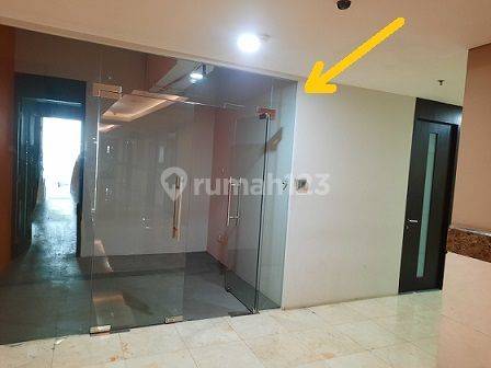 Disewakan Kantor, Kondisi Partisi, Luas 150m2 di Grand Slipi Tower 2