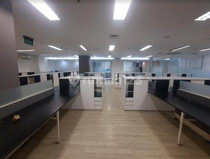 Disewakan Office, Semi Furnished , Luas 435m2 di Gedung Victoria, Blok M 2