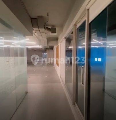 Disewakan Kantor , Luas 721m2 di Gedung Victoria , Kebayoran Baru  2