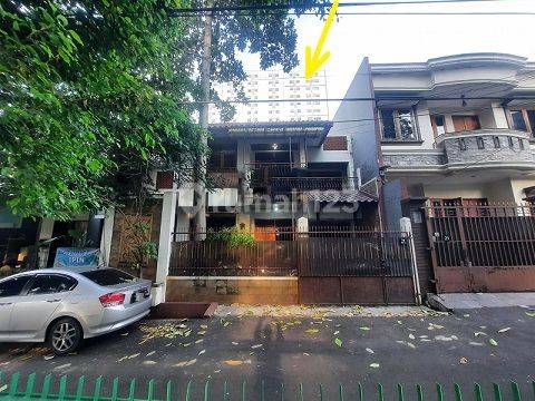 Disewakan Rumah 2 Lantai di Jl. Hijau Daun, Cawang  1