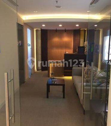 Disewakan Office, Full Furnished, Luas 111m2 di Dbs Tower, Satrio 2