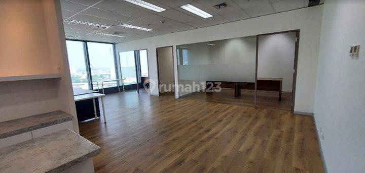 Disewakan Office , Semi Furnished ,Luas 106m2 di Midpoint Place, Tanah Abang  2