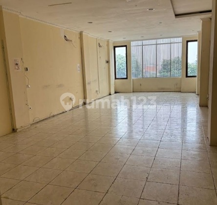 For Rent: 4-Storey Shop House Near Tebet Station 2