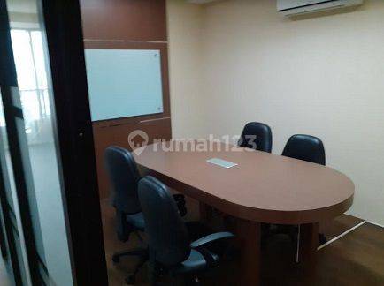 Disewakan Kantor Fully Furnished, Siap Pakai ,luas 82m2 di Grand Slipi Tower 2