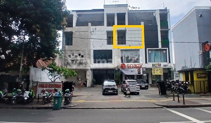 For Rent: Shop House per Floor, Available on 3rd Floor, Size 74m2 in Bulungan, Blok M