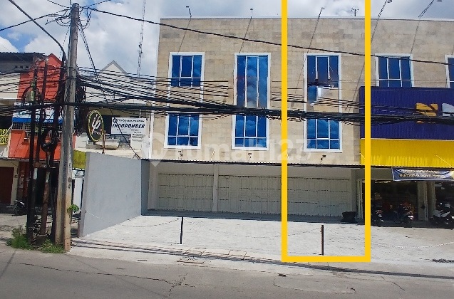 For Rent 3-Story Shop House on Jl. Jati Makmur Raya Pondok Gede 2