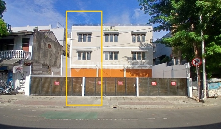 Disewakan Ruko Baru 3,5 Lantai di Mampang Prapatan Raya 