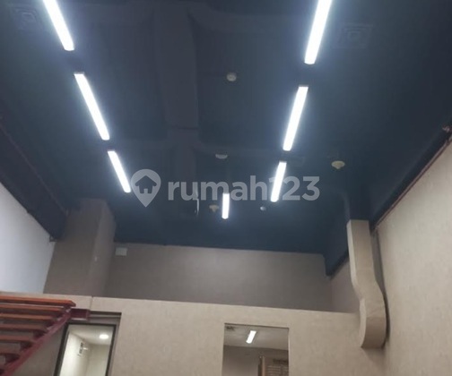 Dijual Kantor 2 Lantai, Luas 84M2 di Grand Slipi Tower