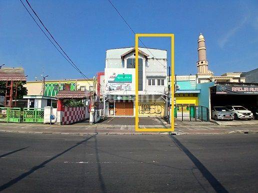 Disewakan Ruko 2 lantai , Luas 120m2 di Jl. Pahlawan Revolusi, Pondok Bambu 1