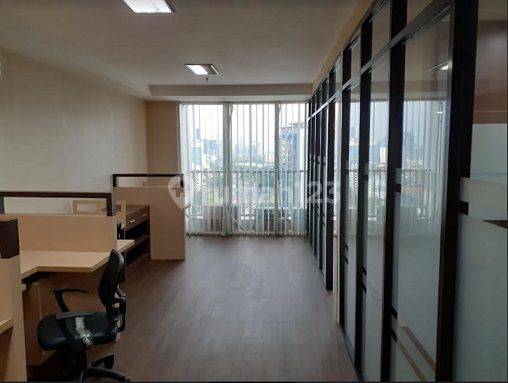 Disewakan Kantor Fully Furnished, Luas 82m2 di Grand Slipi Tower 2