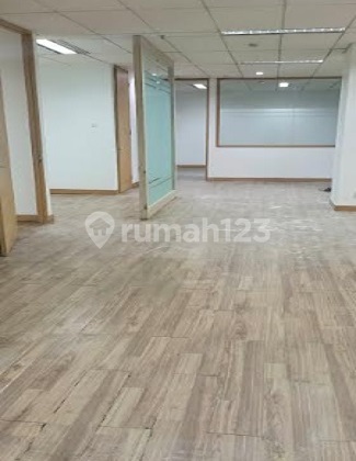 Disewakan Office Space, Luas 302m2 di Graha Pratama, MT Haryono Disewakan Office Space, Luas 302m2 di Graha Pratama, MT Haryono