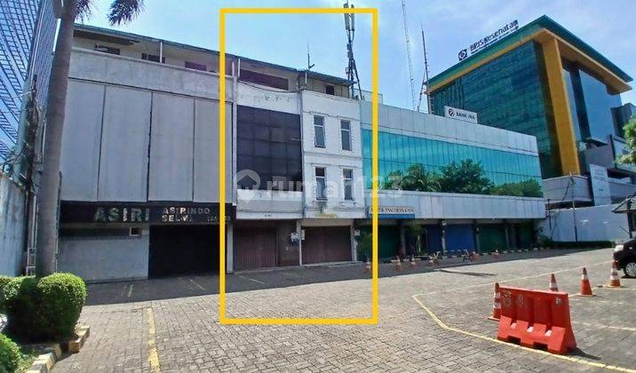 Disewakan Ruko Gandeng , 4 Lantai di Pancoran, Jakarta Selatan  1