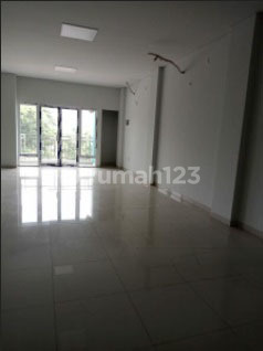 3-Storey Shop House for Sale, Area 353M2 in Pondok Bambu, East Jakarta 2