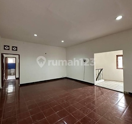 House for Rent as Office, Area 450M2 in Menteng 2