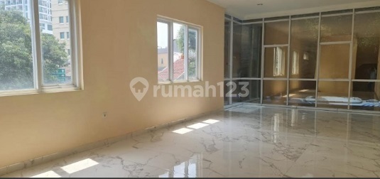 For Rent Mini Building, 4 Floors, Area 325m2 on Duren Tiga Raya