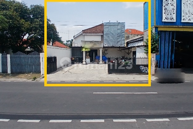 Disewakan untuk Resto, Café, Shop, Kantor, Luas 200M2 di Condet Raya