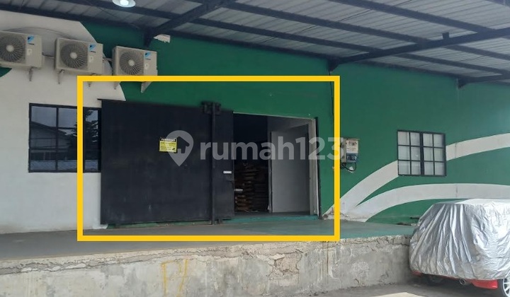 For Rent Large Warehouse 435M2 in Pancoran, South Jakarta For Rent Large Warehouse 435M2 in Pancoran, South Jakarta