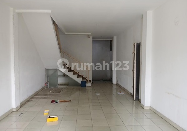 For Rent: 3.5-story Shop House, Area 224sqm in Pondok Pinang, Kebayoran Lama 2