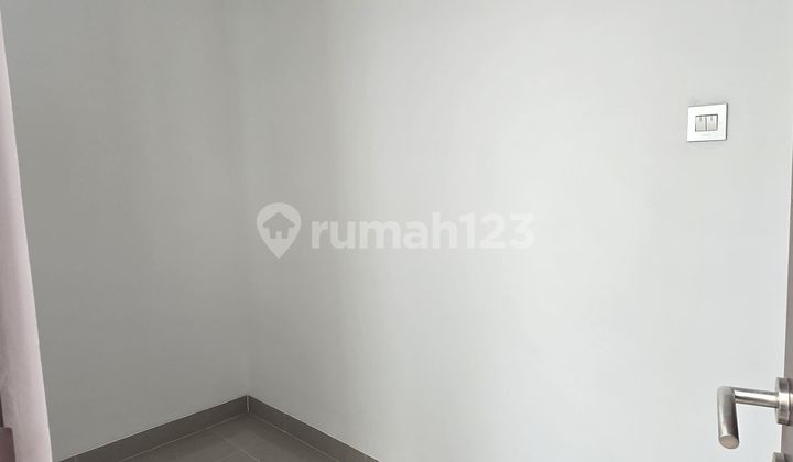 Dijual Rmh Baru di Kavling Dki, Meruya, Lt: 125 M² (5×25), Lb: 168 M², Kt: 3+1, Km: 3+1 2