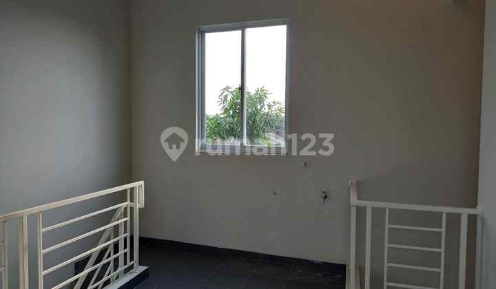 Rumah baru, 2.5 lt, hdp timur di Duta Garden 7