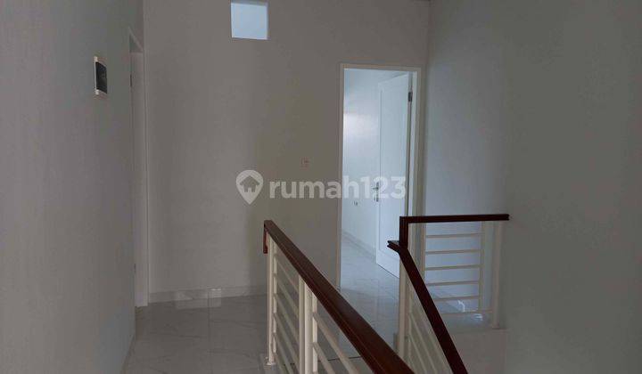 Rumah baru, 2.5 lt, hdp timur di Duta Garden 12
