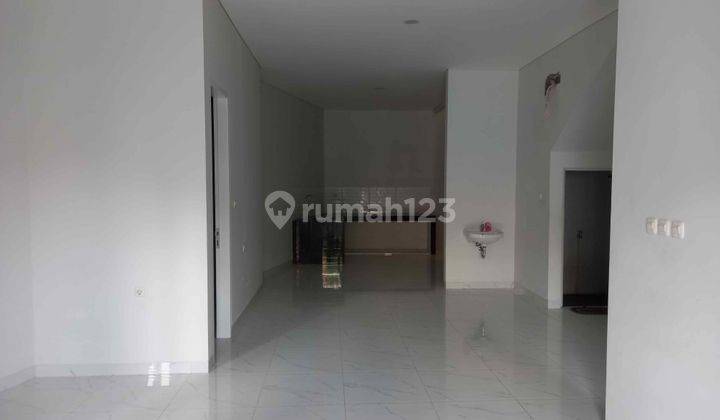 Rumah 2.5 lt, baru, hdp timur di Duta garden 2