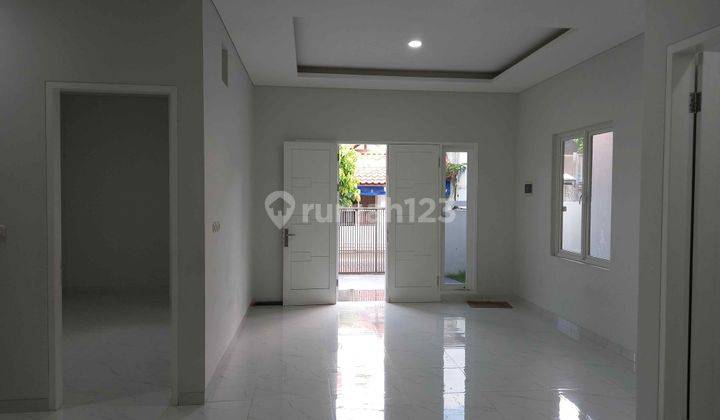 Rumah 2.5 lt, baru, hdp timur di Duta garden 6