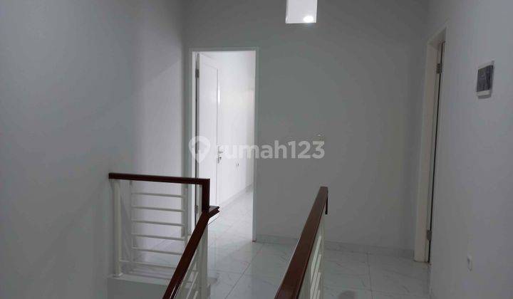 Rumah 2.5 lt, baru, hdp timur di Duta garden 9