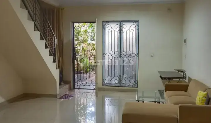 Rumah 2.5 lt , SHM, Bagus Barat Daya di Duta garden 2