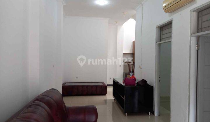 Rumah 2 Lantai SHM Bagus hdp Barat Laut di Kalideres Permai 4
