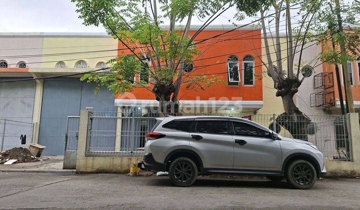 For rent. 15x30 warehouse at Mas Sukarno Airport. For rent. 15x30 warehouse at Mas Sukarno Airport.