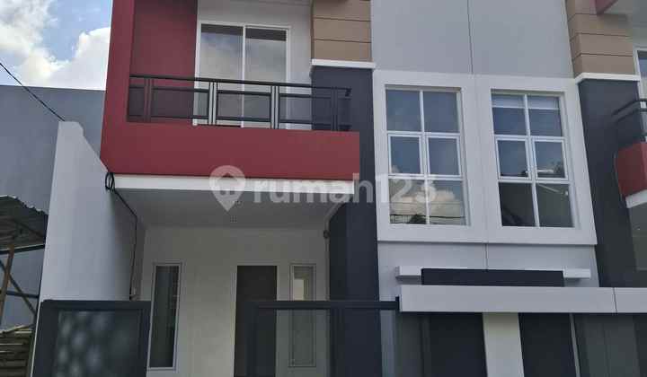 Rumah Baru 2.25 Lantai Hdp Selatan Shm Citra Garden 1