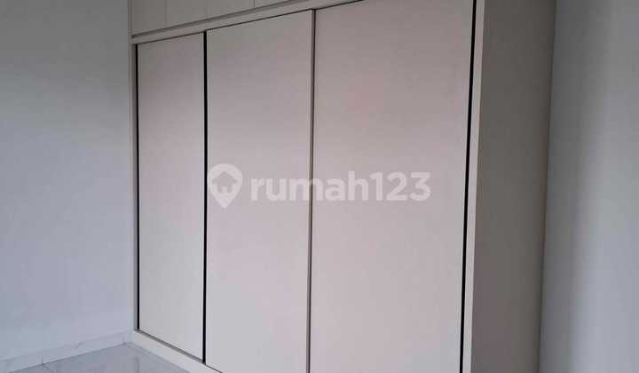 For Sale Nice House 2.5 Floors Duta Garden Sukarno Hatta Airport 2