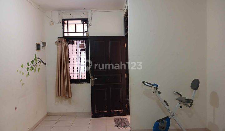 Rumah 2.25 Lt, Hadap Timur Di Taman Palem 2