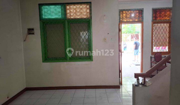 Rumah Depan Taman 2 Lt Hdp Selatan Taman Palem 2