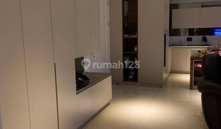 Jual Apartemen 3 BR Ls 152,5 M2 Furnished di Landmark Residence 7