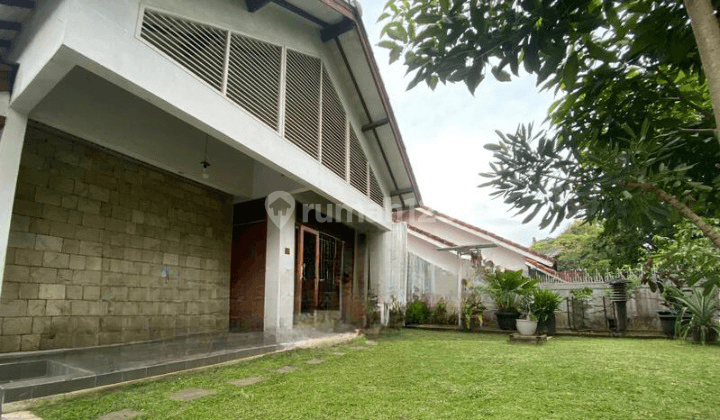 Dijual Rumah 3 Lantai di Jalan Kiputih Ciumbuleuit 1