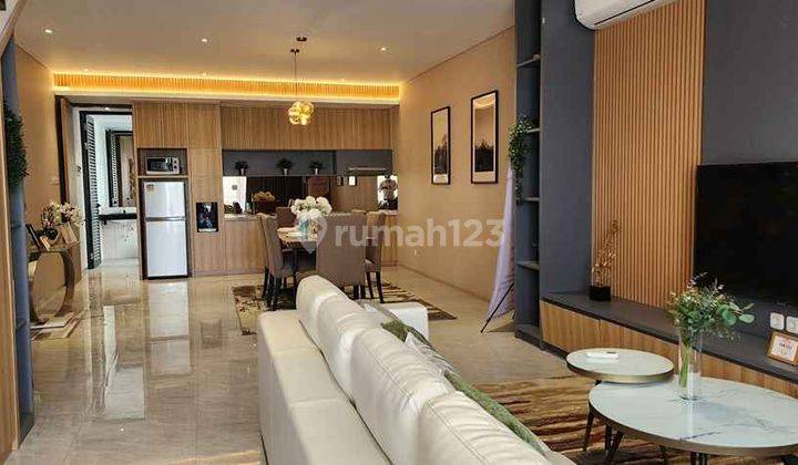 Rumah 3 Lantai di Lynn Parc Landmark Residence 1