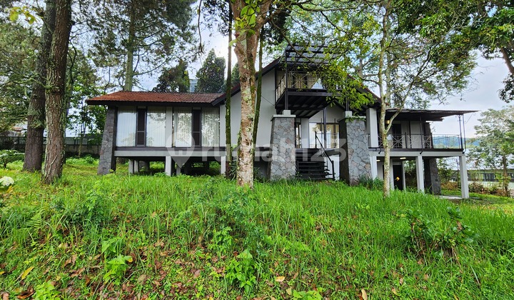 Villa Istana Bunga, Lembang, Bandung Villa Istana Bunga, Lembang, Bandung