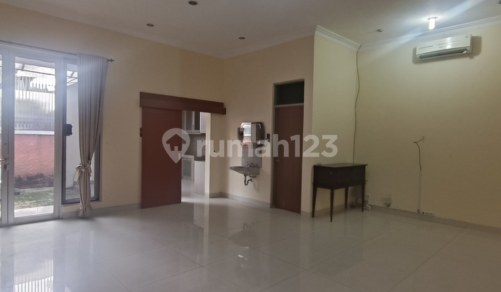 For Rent: Move-in Ready House Near Business and Office Center 2