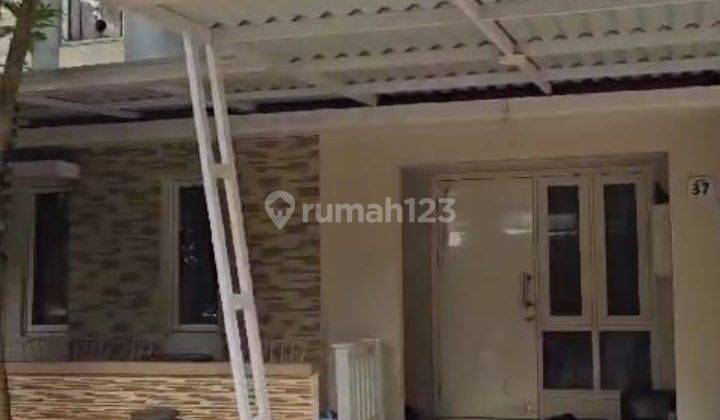 Dijual Cepat Super Murah 
rmh 2 Lantai Cluster Thomson 1