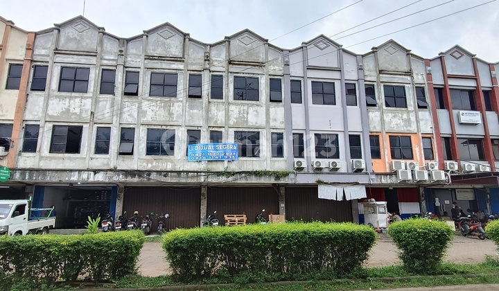 For Sale 3-Street Shophouse Row of 3 Units