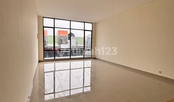 Disewa Ruko Baru 2 Lantai Pusat Aksesoris Mobil dan Kuliner